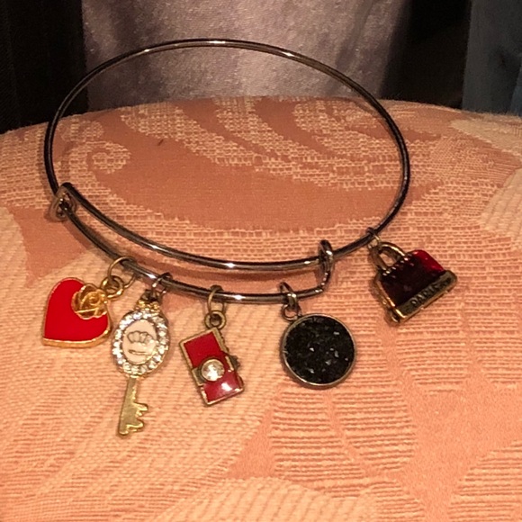 Poppy Rain charm bracelet - Picture 1 of 2